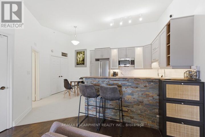 Property Photo:  4013 Kilmer Drive 410  ON L7M 4M3 