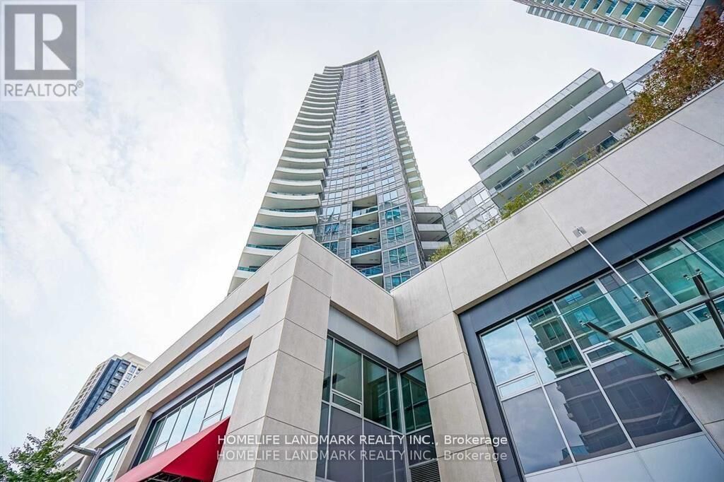 Property Photo:  7171 Yonge Street 2701  ON L3T 0C5 