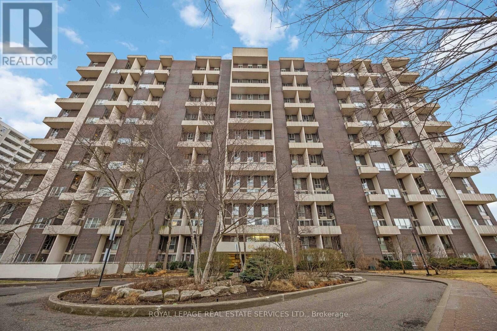 Property Photo: 60 Southport Street 808 ON M6S 3N4
