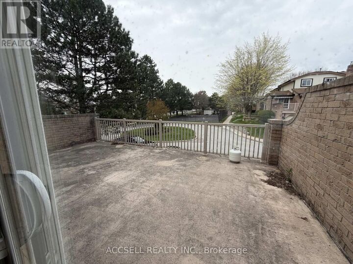 Property Photo:  1510 Upper Middle Road 4  ON L7P 4M5 