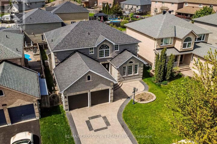 Property Photo:  116 Esther Drive  ON L4N 0V5 