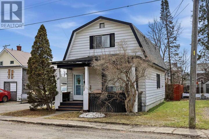 Property Photo:  49 Hawthorne Ave  ON P6B 1C6 