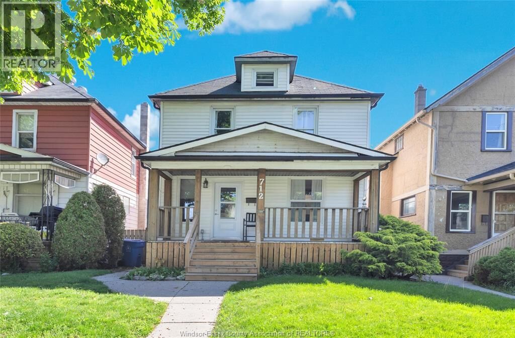 Property Photo: 712 Gladstone ON N8A 2R2