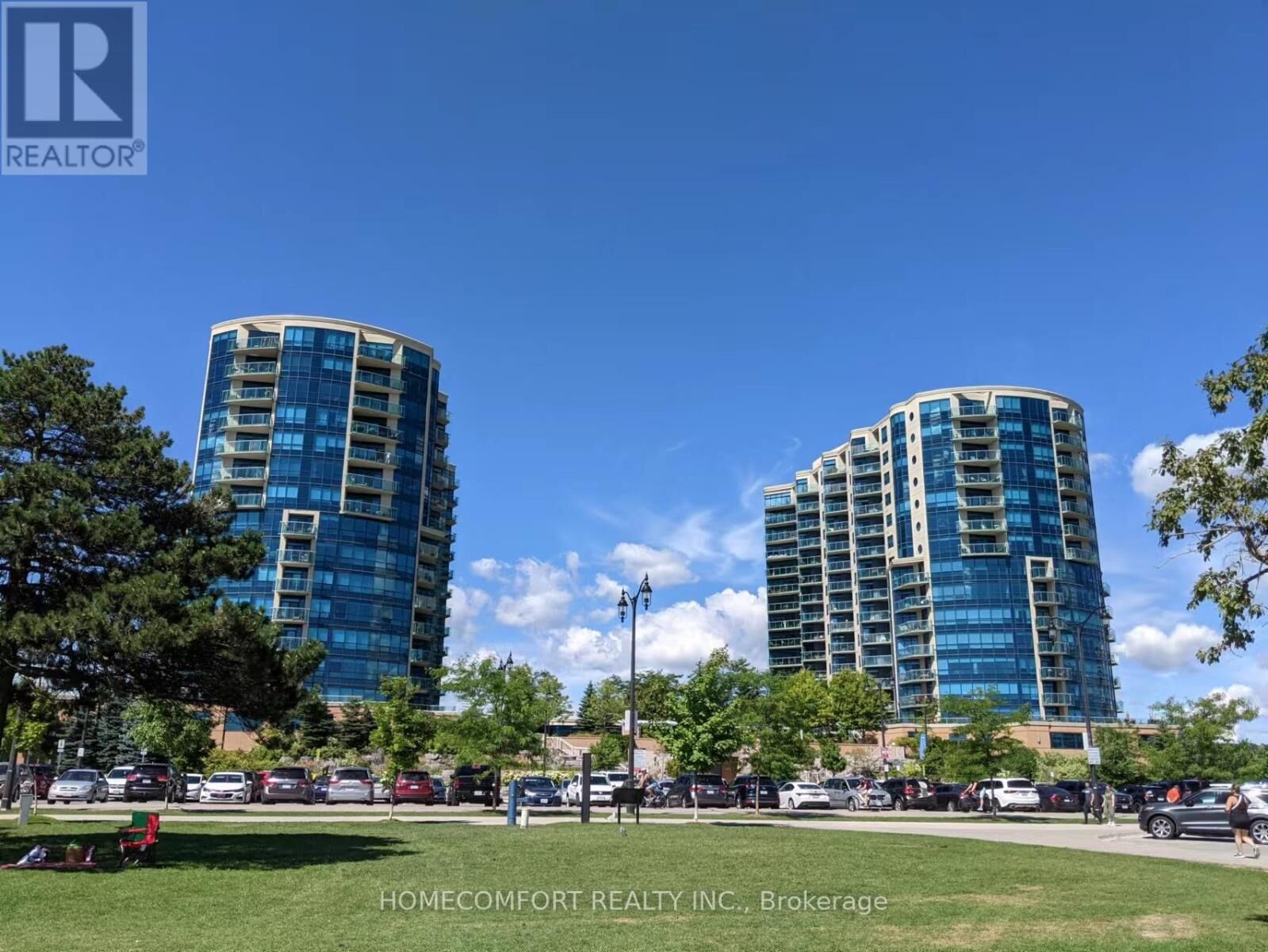 Property Photo: 33 Ellen Street 909 ON L4N 6E9