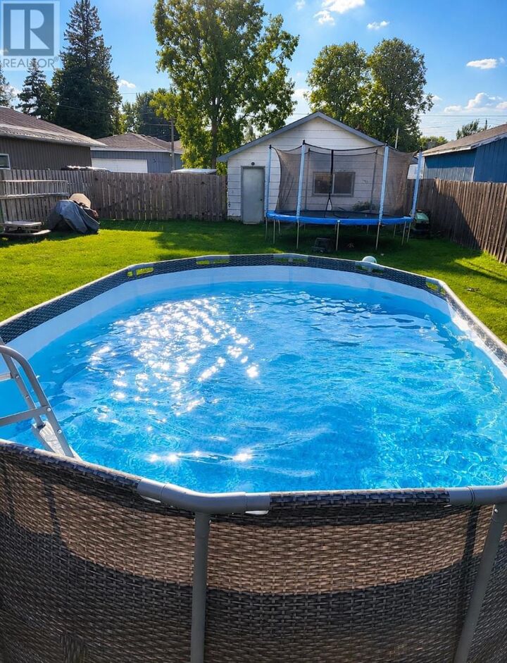 Property Photo:  909 Phair Avenue  ON P9A 2M6 