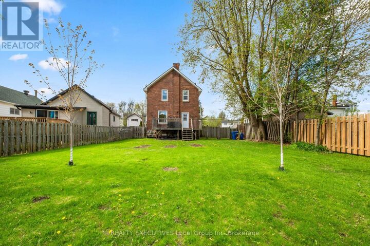 Property Photo: 1069 Ferguson Street ON P1B 1Y4