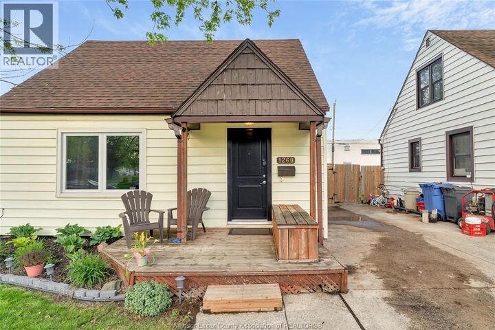 Property Photo:  1260 Oak  ON N8X 2B1 