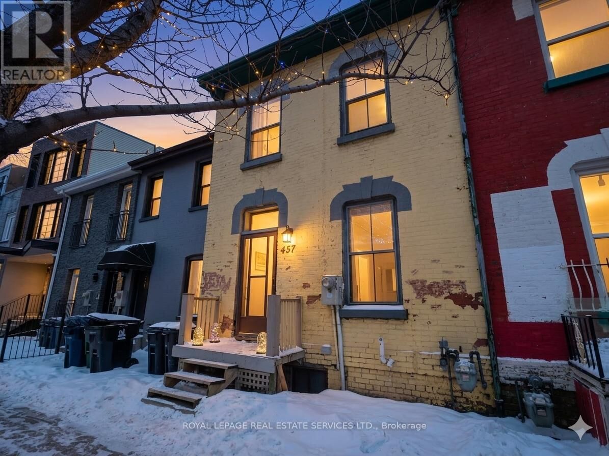 Property Photo:  457 Queen Street East Main  ON M5A 1T6 
