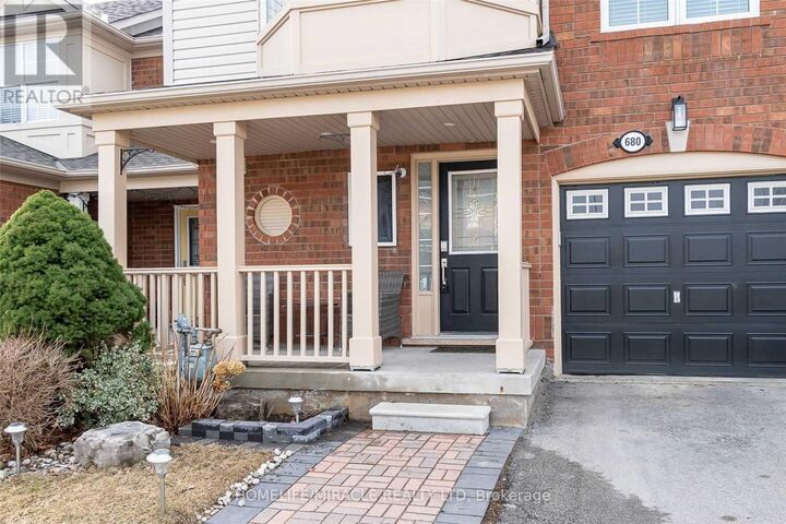 Property Photo:  680 Hamilton Crescent  ON L9T 6H1 