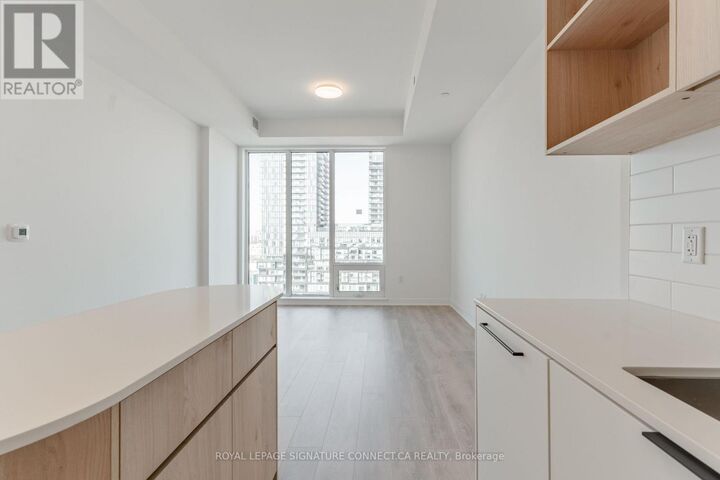 Property Photo: 1185 Dupont Street 908 ON M6H 0G5