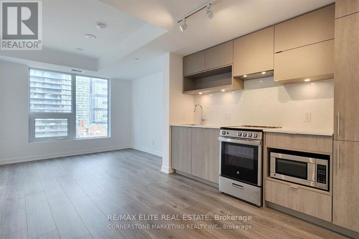 Property Photo:  100 Queen Street East 1815  ON M5C 0B5 