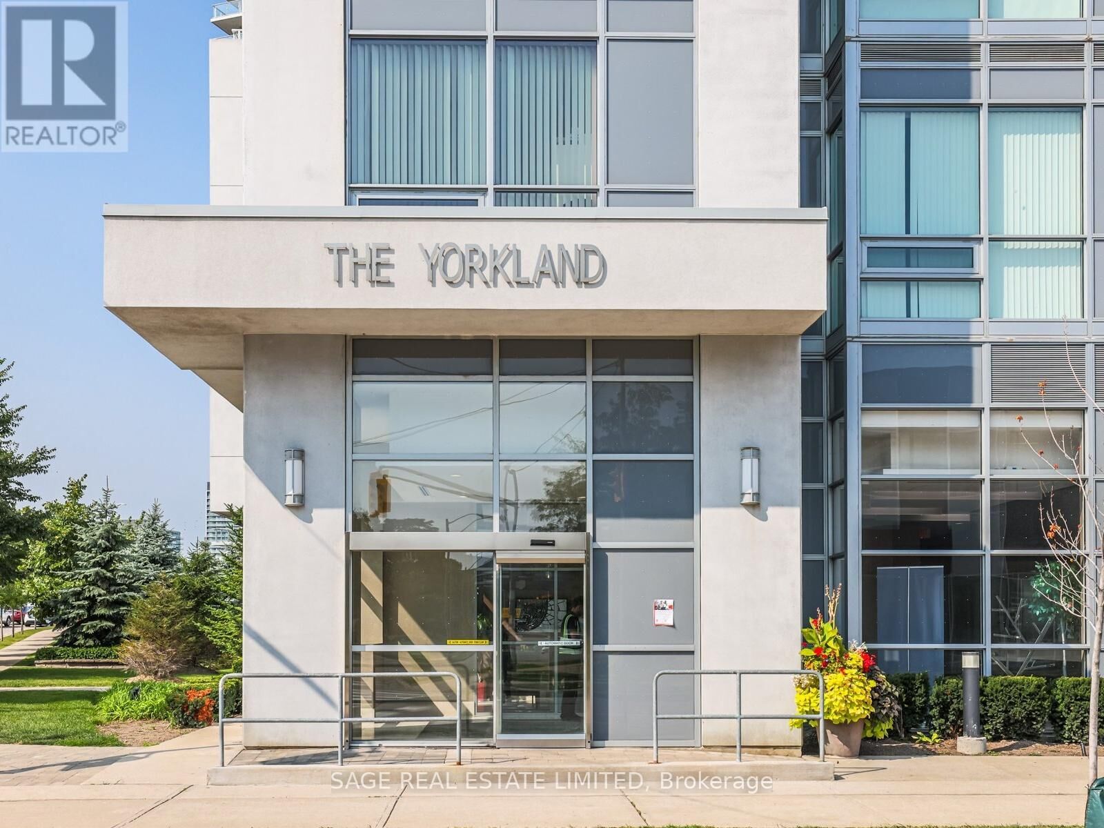 Property Photo:  275 Yorkland Road 1804  ON M2J 0B4 