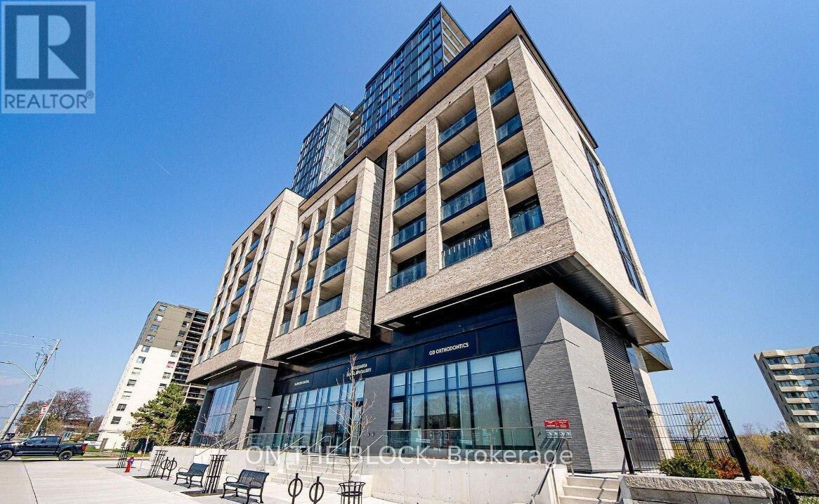 Property Photo: 86 Dundas Street East 423 ON L5A 1W4