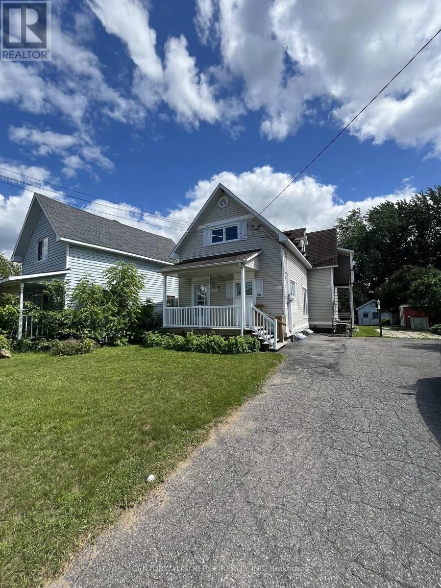 Property Photo:  927-931 Laurier Street  ON K4K 1G4 