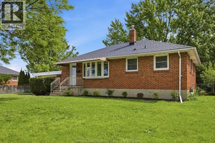 Property Photo: 826 Watson Avenue ON N8S 3S8