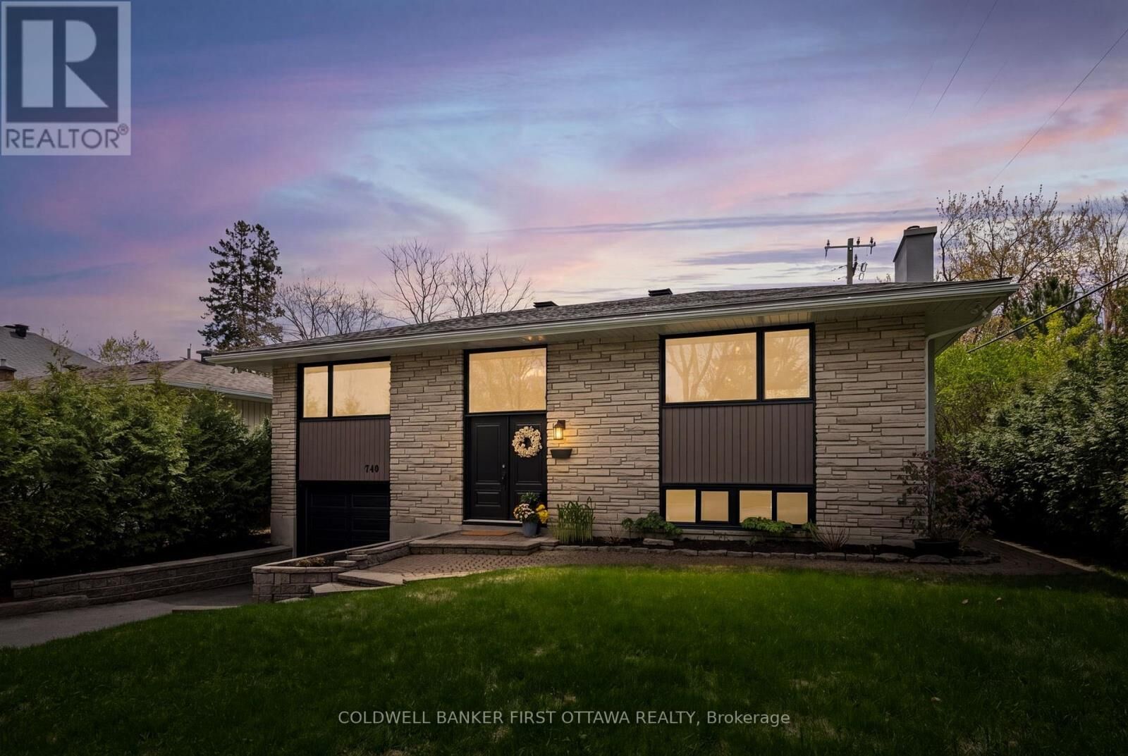 Photo de la propriété: 740 Garner Avenue ON K1V 6M7