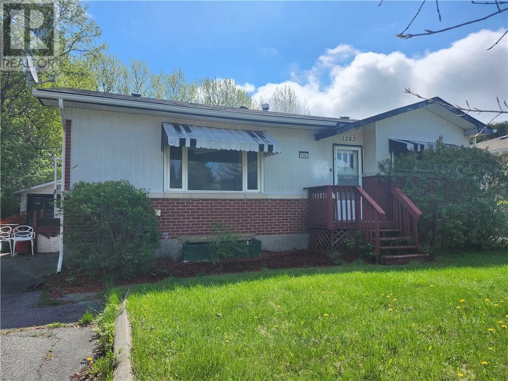 Property Photo: 1282 Lansing Avenue ON P3A 4C3