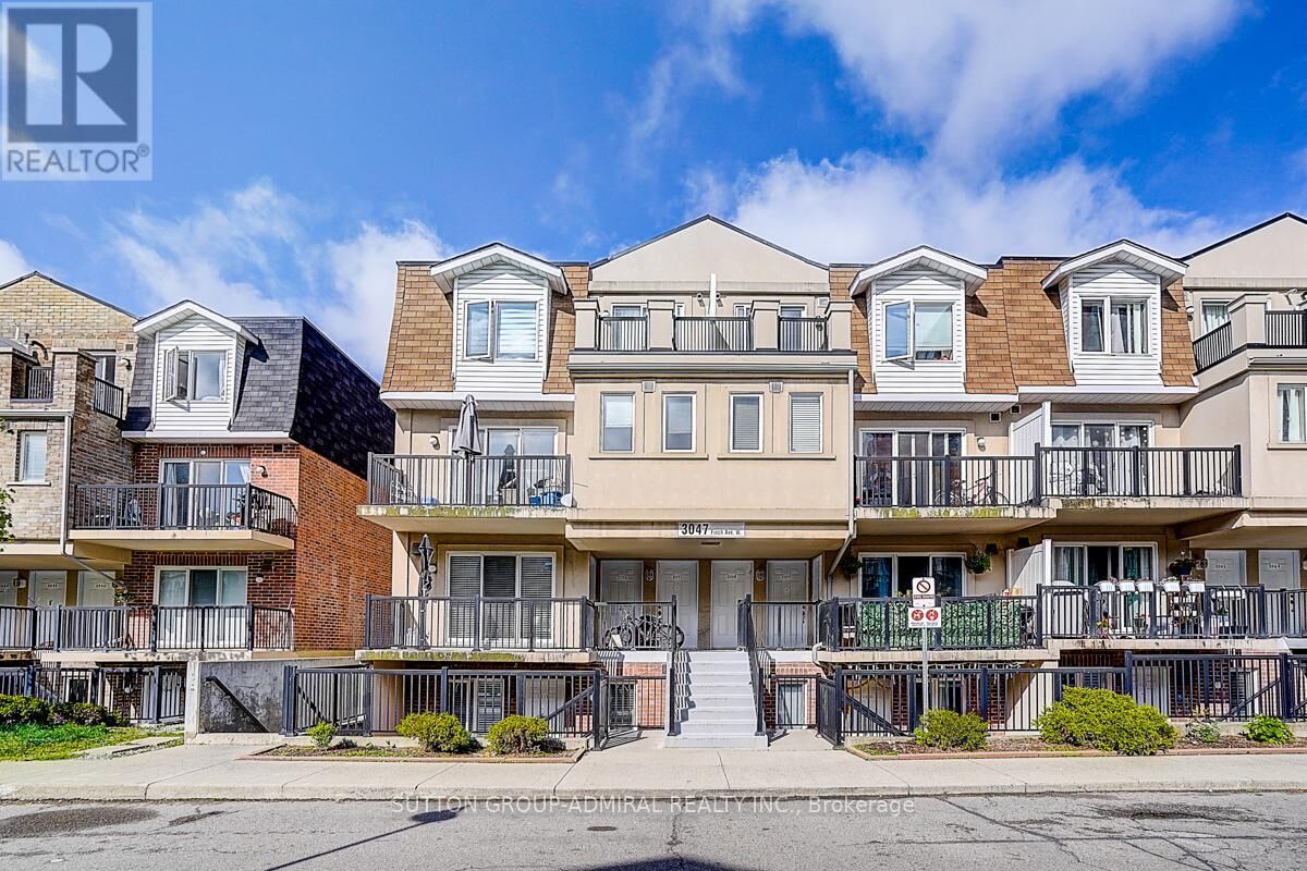 Property Photo:  3047 Finch Avenue West 2057  ON M9M 0A5 