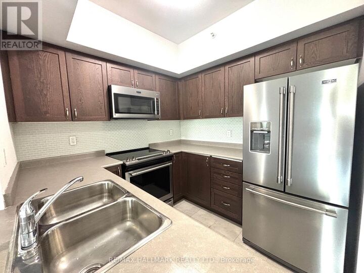 Property Photo:  295 Cundles Road East 107  ON L4M 0K8 