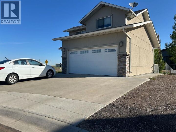 16 Blue Heron Court South — photo 1