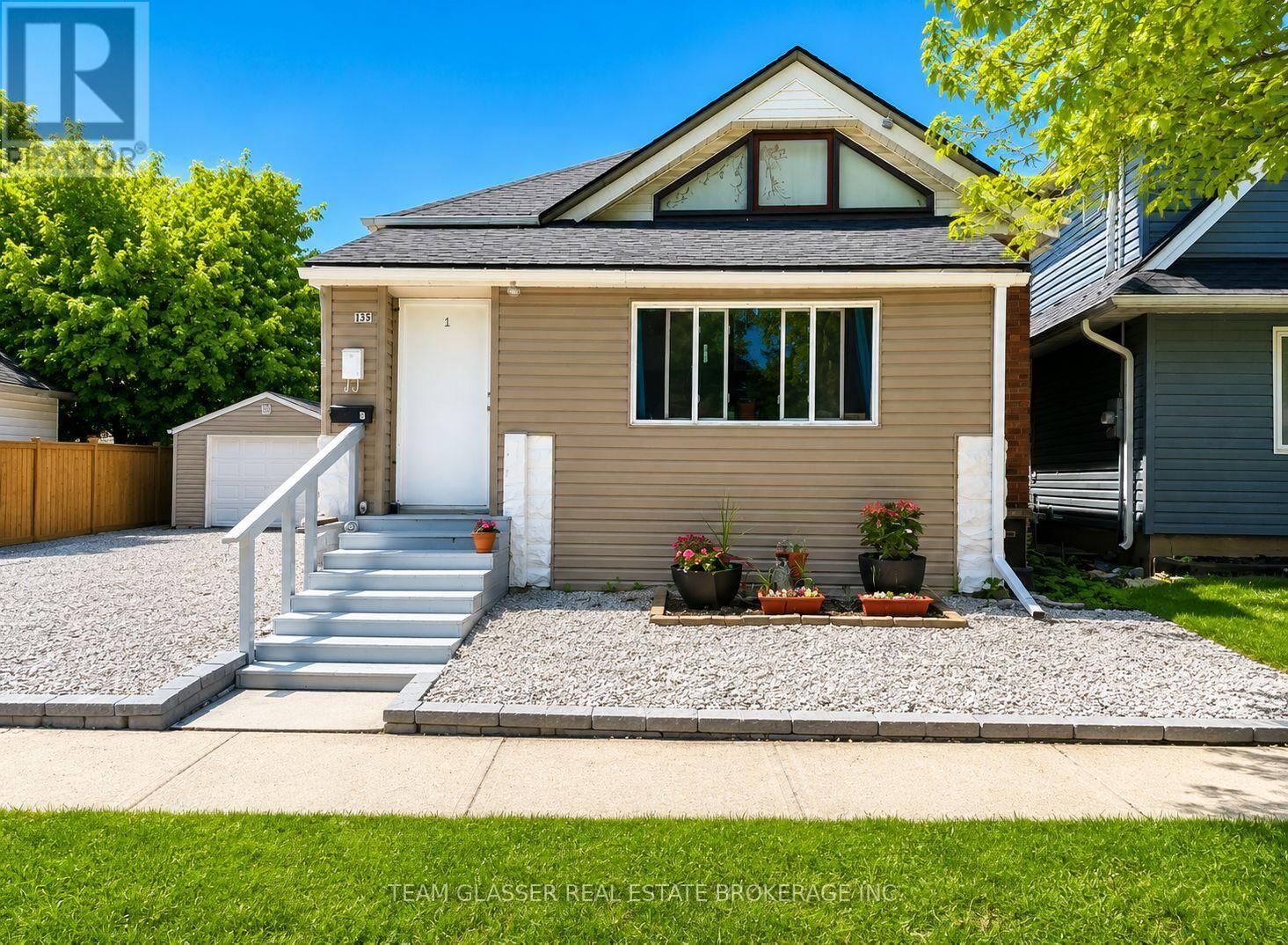 Property Photo:  139 Delaware Street  ON N5Z 2N6 