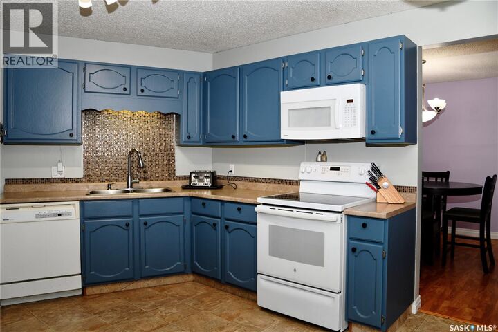 Property Photo: 134 Cooper Crescent SK S7M 4L3