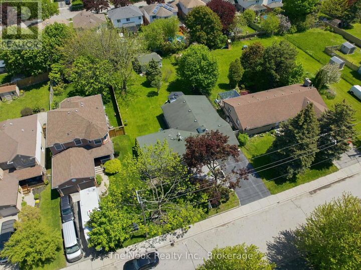 Property Photo:  93 Bradshaw Street  ON L1C 2H4 