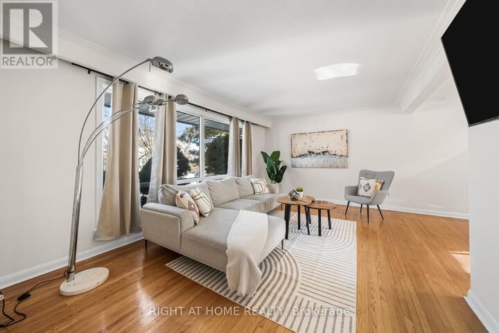 Property Photo: 35 Caswell Drive ON M2M 3M2
