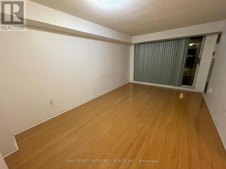 Property Photo:  8 Pemberton Avenue 709  ON M2M 4K8 