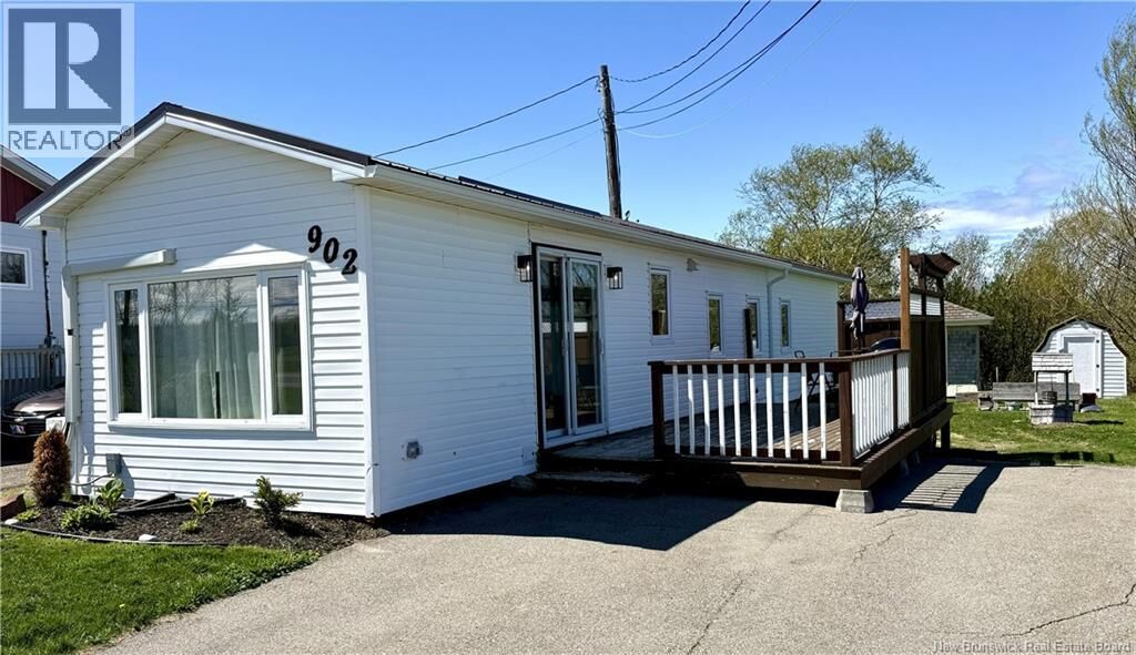 Property Photo: 902 Boulevard Des Acadiens NB E1W 1H6