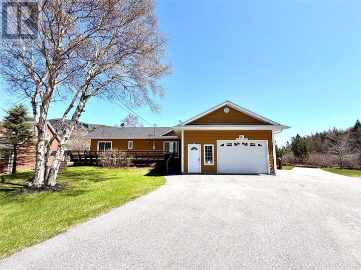 9 Regatta Drive — photo 1