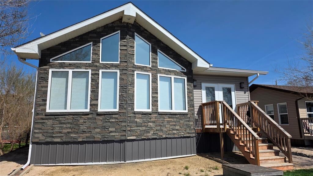 Property Photo: 25 Laurentia Beach Road North MB R0C 2S0