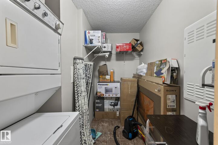 Property Photo:  2106 9357 Simpson Dr NW  AB T6R 0N3 