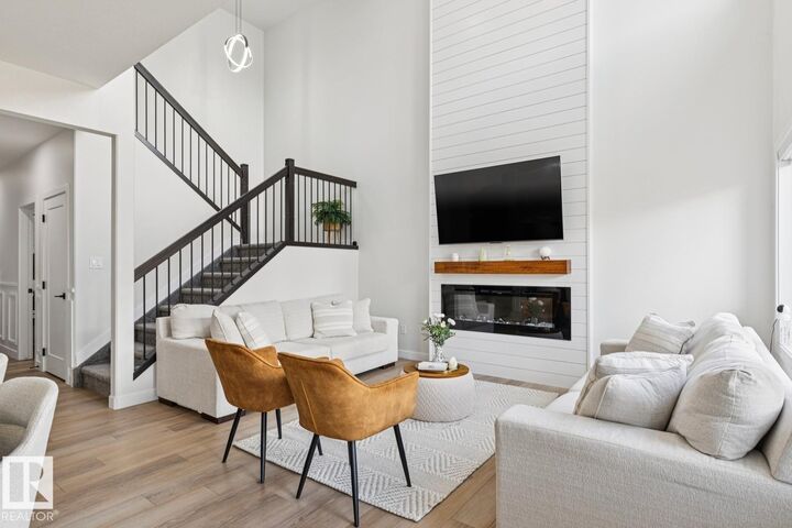 Property Photo: 1622 Enright Way NW AB T6M 0Z3