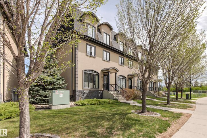 Property Photo:  5835 Mullen Place NW  AB T6R 0T5 