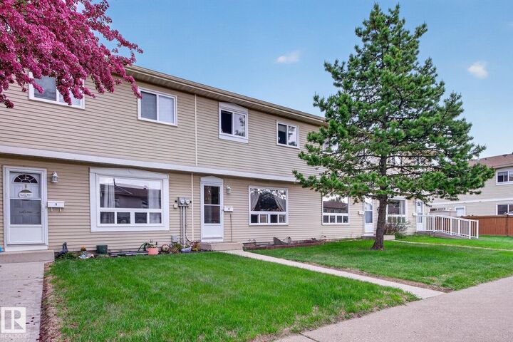 Property Photo:  2131 Oak Street 11  AB T8A 4W9 