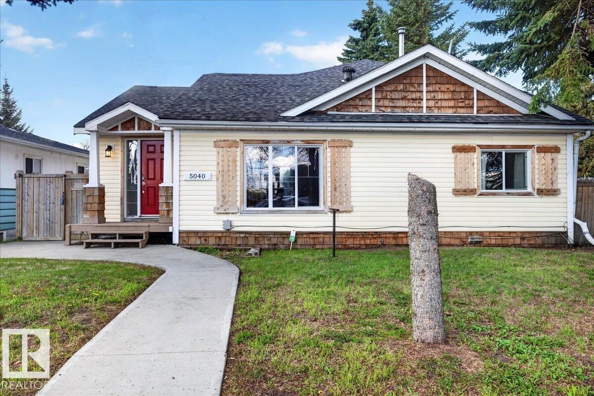 Property Photo:  5040 52 Street  AB T0B 0C0 