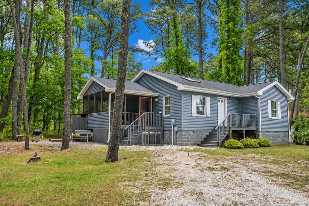 Property Photo: 5387 Oak Dr VA 23336