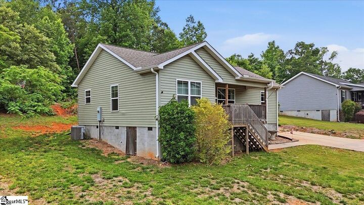 Property Photo:  524 Secona Road  SC 29671 