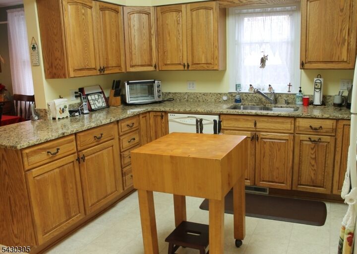 Property Photo:  59 Molly Stark Dr  NJ 07960 