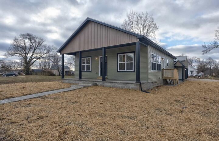 Property Photo: 705 S Webster Street KY 42437