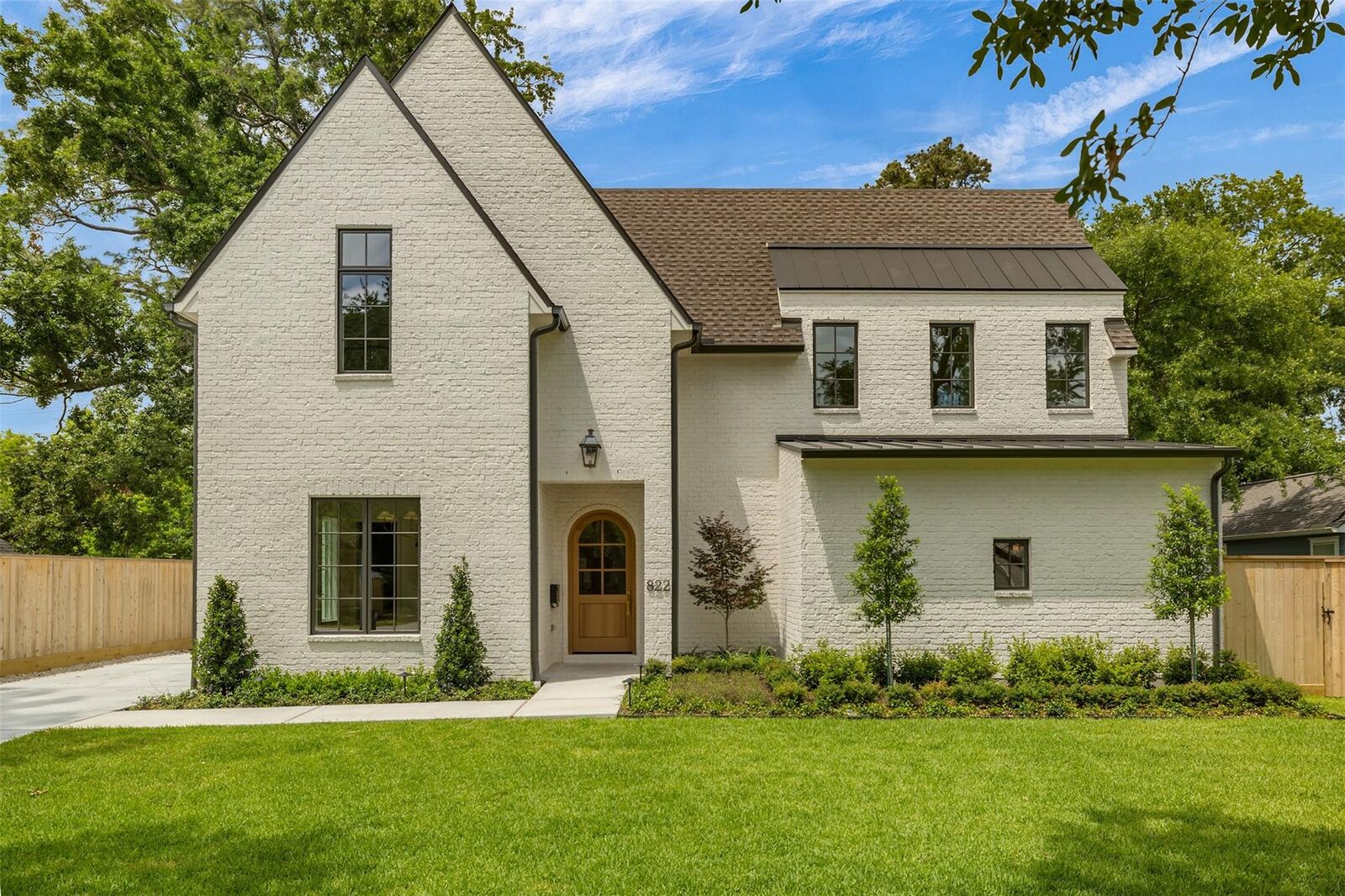 Property Photo:  822 W 31st Street  TX 77018 