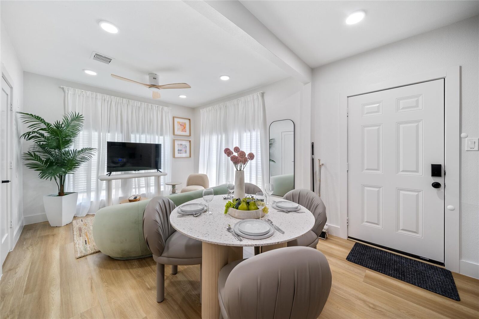 Property Photo:  4704 Park Drive 6  TX 77023 