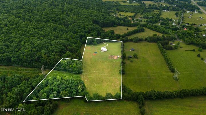 Property Photo: 6866 Daus Mountain Rd TN 37397