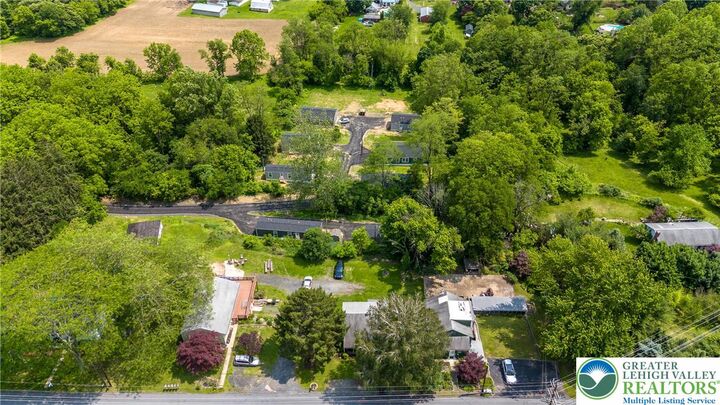 Property Photo: 465 Royal Manor PA 18042