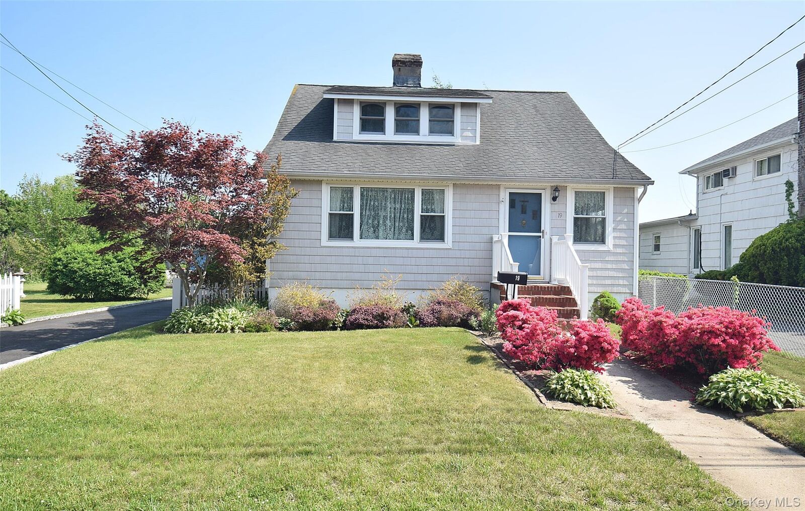Property Photo:  