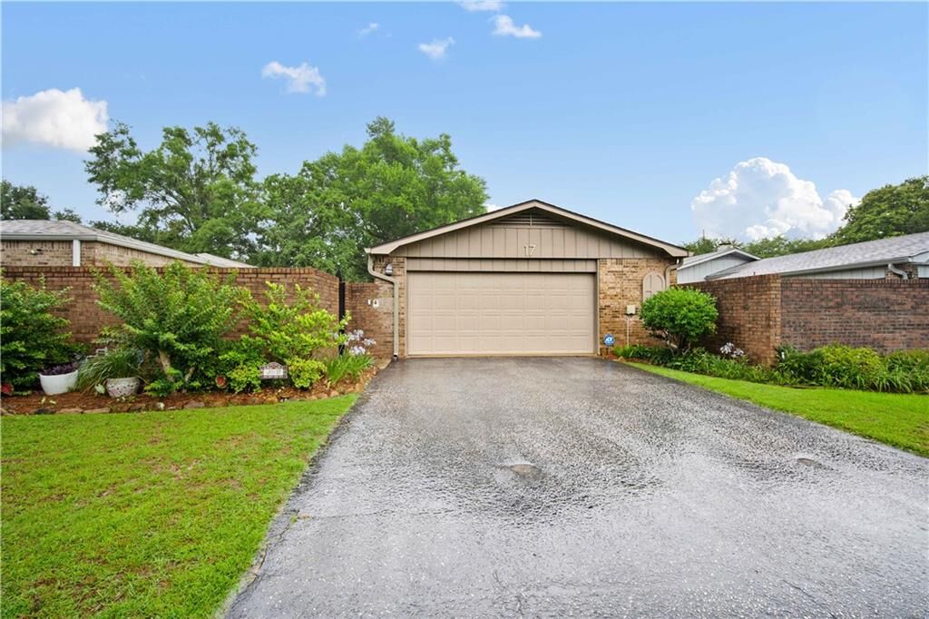 Property Photo:  17 Cobblestone Way W  AL 36608 