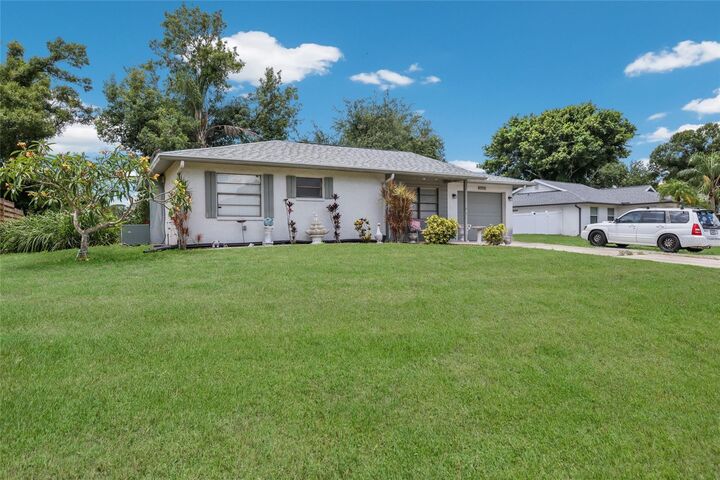 Property Photo:  5202 Foxcroft Court  FL 34232 