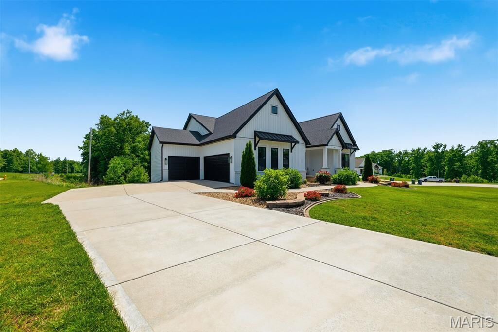 Property Photo: 100 Chapel Grove Court MO 63385