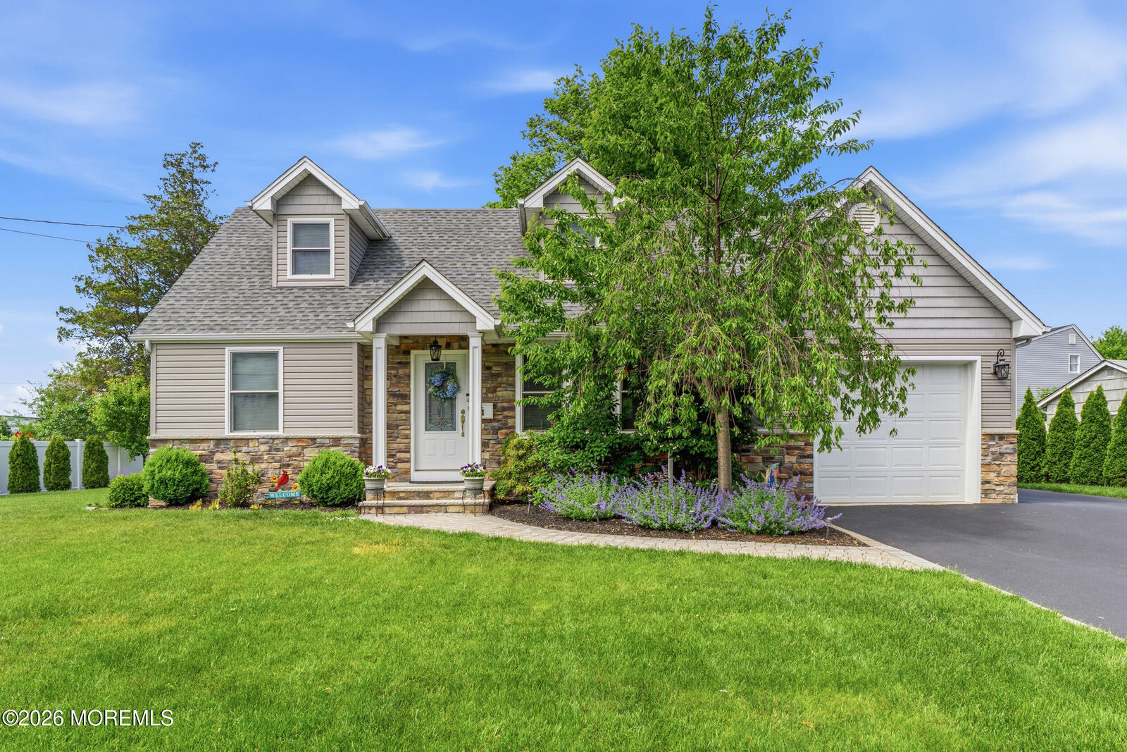 Property Photo:  4 Douglas Road  NJ 08816 